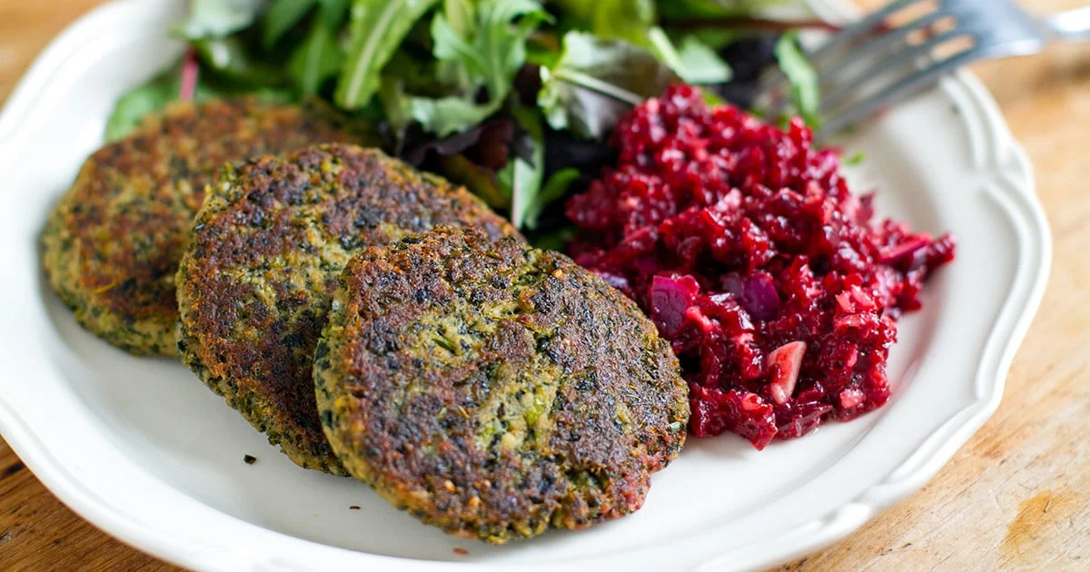 Healthy Tuna Patties with Beetroot Relish