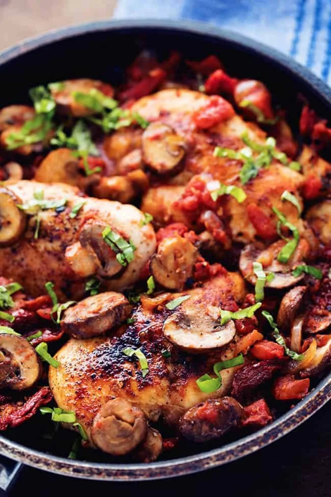 Tuscan Garlic Skillet Chicken | The Recipe Critic